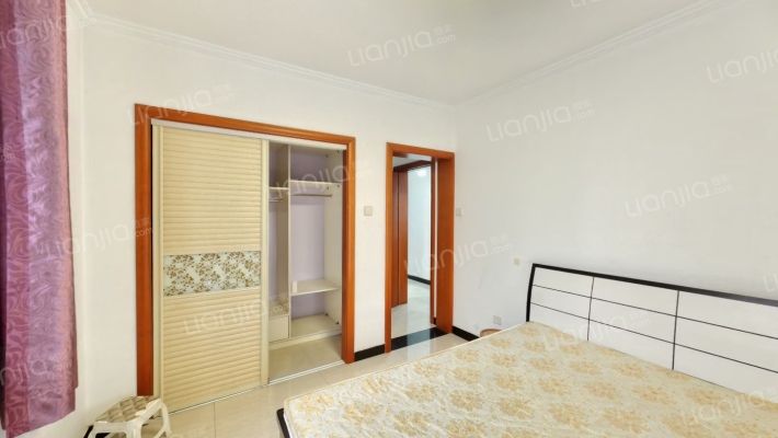 小区环境良好，车位充足，房本满二，随时看房有钥匙-卧室A