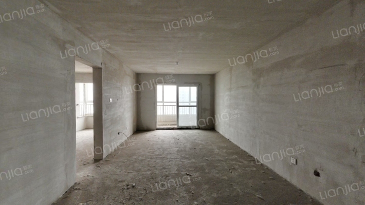 翡翠城101平中间楼层大两居49.9万-客厅