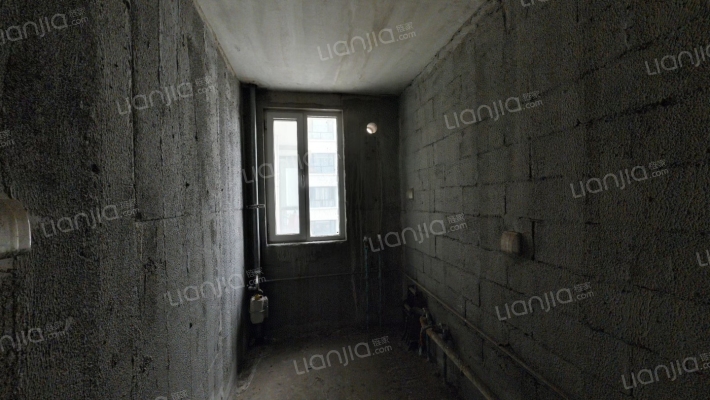 翡翠城101平中间楼层大两居49.9万-厨房