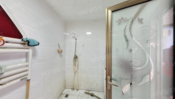 此房税少 好楼层 全天采光无遮挡-卫生间