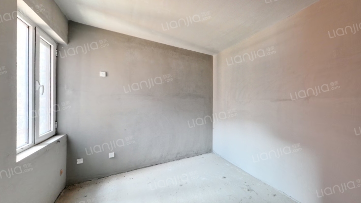 出售天保绿城2居 楼层好采光无遮挡-卧室A