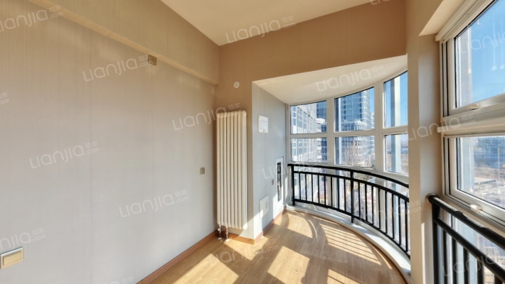 此房是精装修，采光好，有房本，随时看房.-卧室