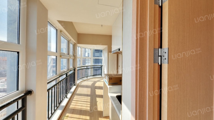 此房是精装修，采光好，有房本，随时看房.-卧室