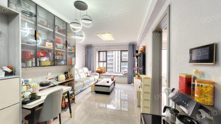 精装修 双卫 南北通透3居 全屋定制 满二 看房方便-客厅