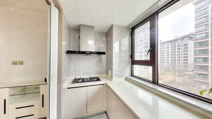 樾府国际 精装三居室 三阳开泰户型中间楼层 全天采光-厨房