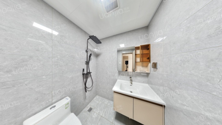 樾府国际 精装三居室 三阳开泰户型中间楼层 全天采光-卫生间B