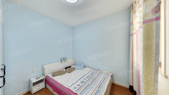 高铁新干线 2室1厅 南-卧室A