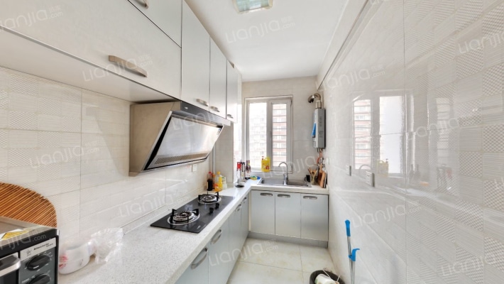 平安D区 3室2厅 南 北-厨房