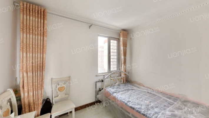 平安D区 3室2厅 南 北-卧室B