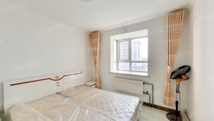 平安D区 3室2厅 南 北-卧室A