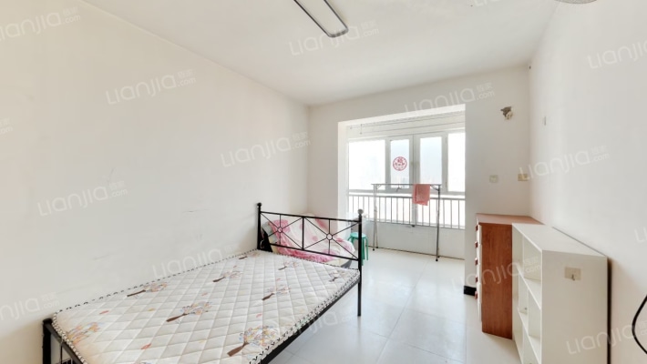 开发区范阳路政法街华泰豪庭两居出售-卧室A