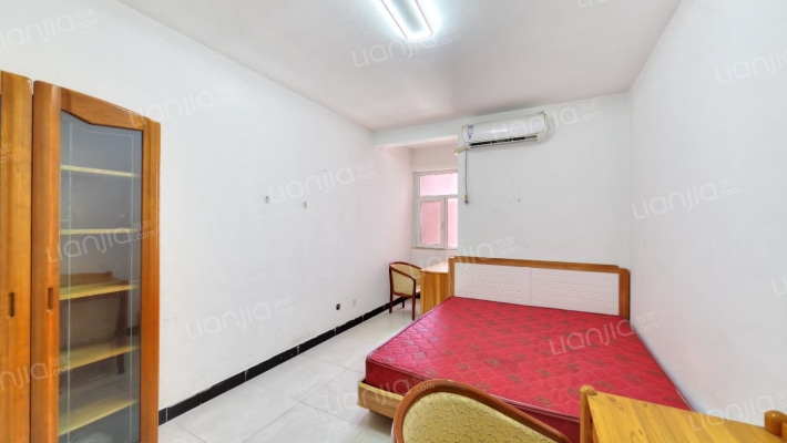 开发区范阳路政法街华泰豪庭两居出售-卧室B