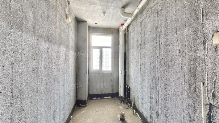 高新区南北通透三居室中高楼层全天采光-卫生间