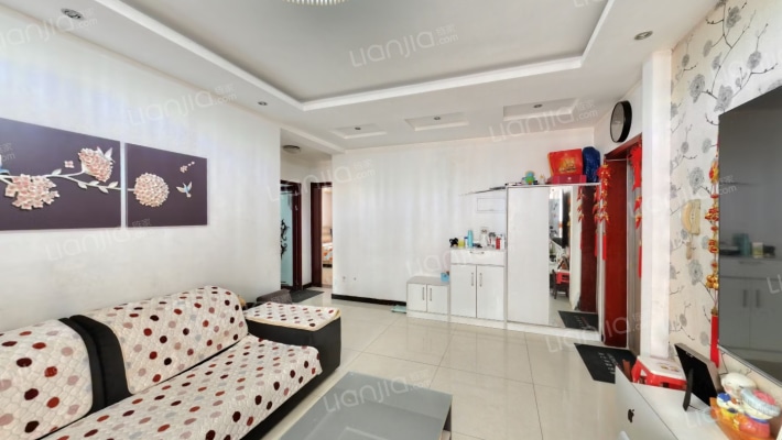 德信公园旁 名流五期 两居南北通透户型， 集体供暖-客厅