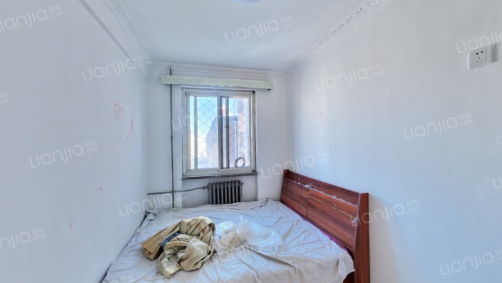 矿山局家属楼南院，838沿线，出门市医院-卧室B