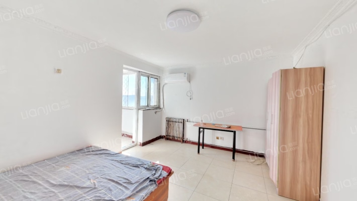 矿山局家属楼南院，838沿线，出门市医院-卧室A