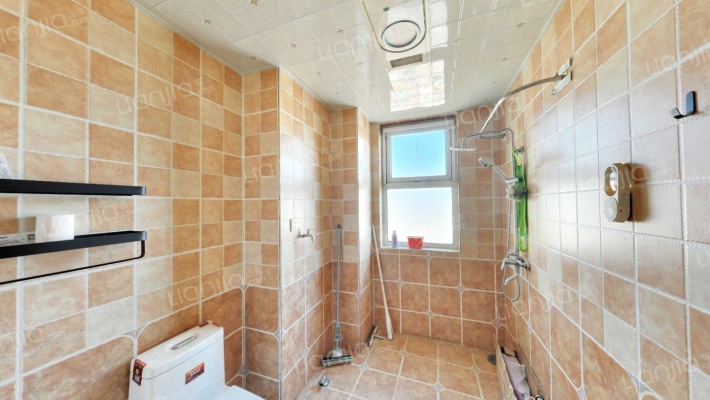 无遮挡，中间楼层，视野好，看房方便-卫生间