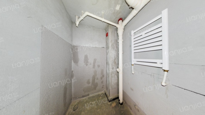 大社区 南北通透 三居室  有房本-卫生间