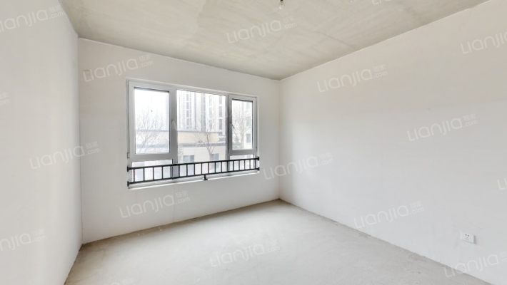 洋房南北通透三居室，中间楼层，诚心出售，价格可议-卧室A