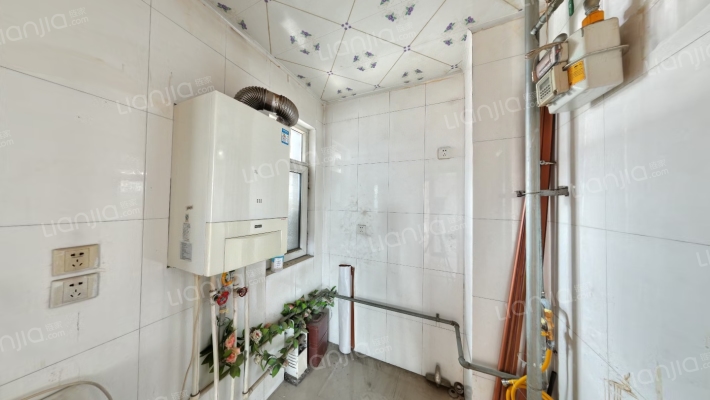 范阳路 带装修 两居89平，42万-厨房