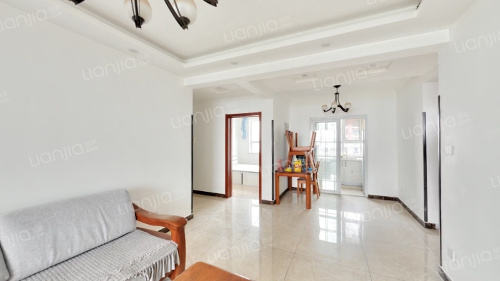 精装三居 看房有钥匙，高铁片区，价格可议-客厅