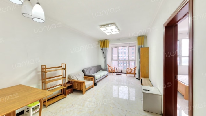 精装修 南向2居 高楼层 有本 小区西侧 看房方便-客厅