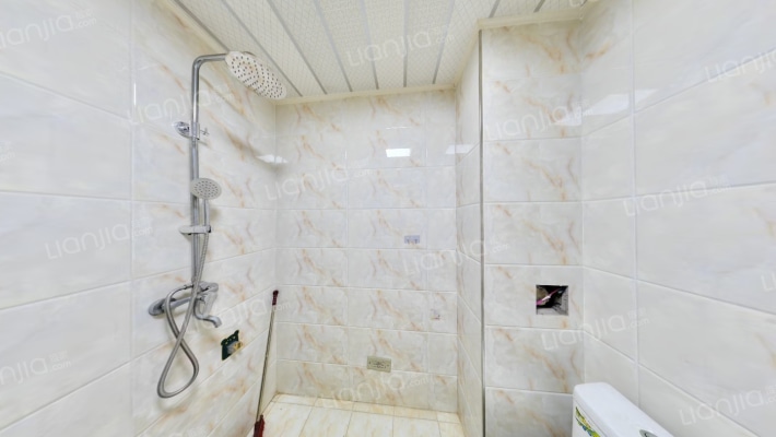 精装修 南向2居 高楼层 有本 小区西侧 看房方便-卫生间