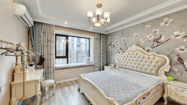 出售鸿坤理想湾精装洋房南北通透采光无遮挡-卧室C