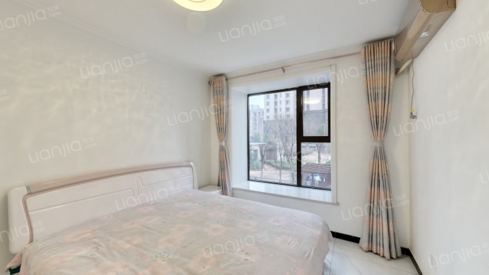 鸿坤理想湾北区 3室2厅 南 北-卧室C