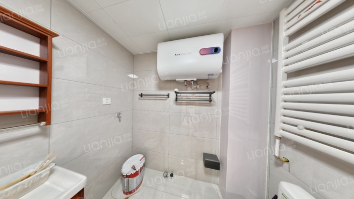 高铁新干线 2室2厅 南-卫生间