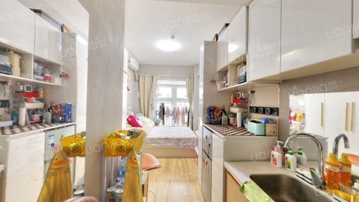 精装修，大开间，有房本，业主诚意出售-卧室