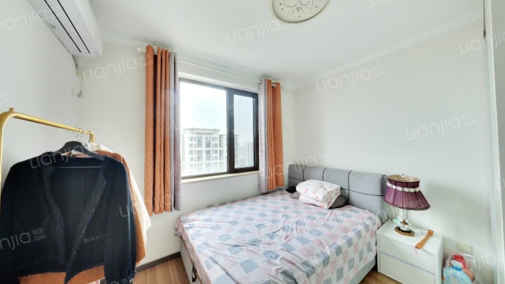 鸿坤理想湾南区 3室1厅 南 北-卧室B