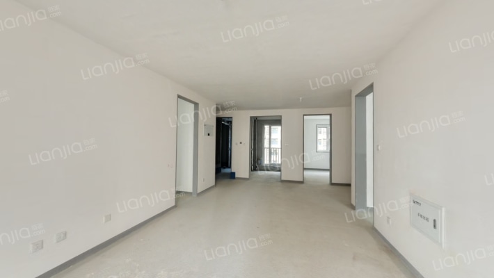 印象城洋房三居室，南北通透，明厨明卫-客厅