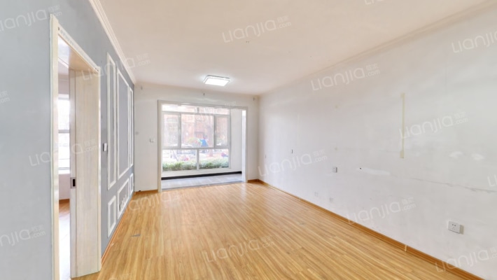 香邑溪谷上园两居采光好，人车分流，一线品质楼盘-客厅