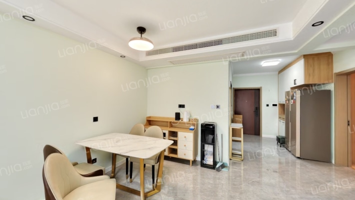 老城区的精品楼盘，位置好，配套设施齐全，西丁，双塔-客厅