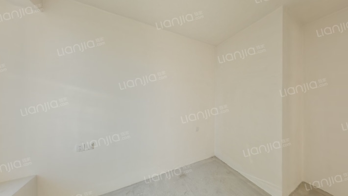 三面朝南的户型，采光面更广，冬天暖和。-卧室C