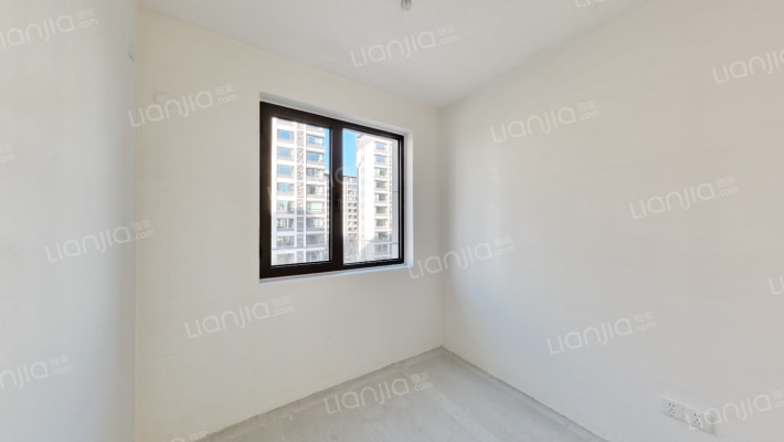 三面朝南的户型，采光面更广，冬天暖和。-卧室B