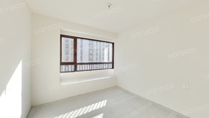 三面朝南的户型，采光面更广，冬天暖和。-卧室A