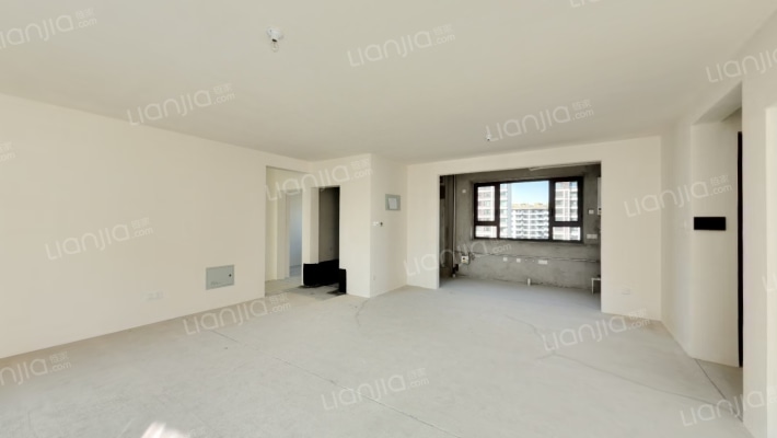 三面朝南的户型，采光面更广，冬天暖和。-客厅