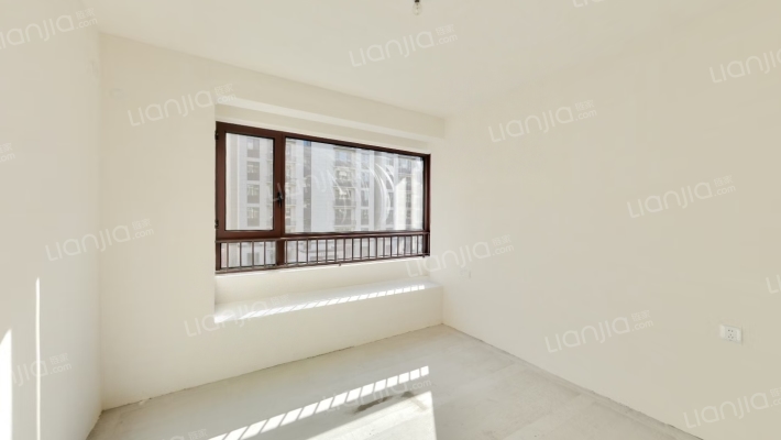 三面朝南的户型，采光面更广，冬天暖和。-卧室A