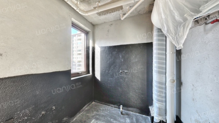 三面朝南的户型，采光面更广，冬天暖和。-卫生间A