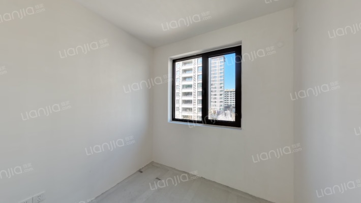 三面朝南的户型，采光面更广，冬天暖和。-卧室B