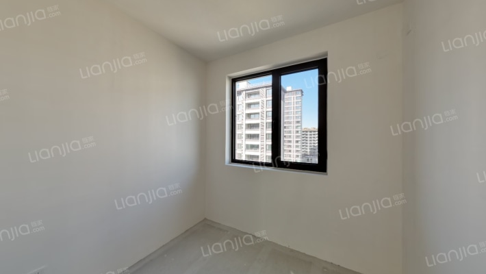 三面朝南的户型，采光面更广，冬天暖和。-卧室B