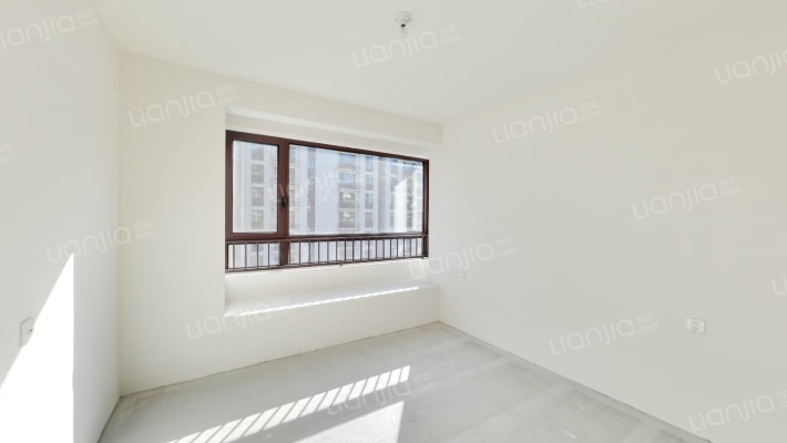 三面朝南的户型，采光面更广，冬天暖和。-卧室A