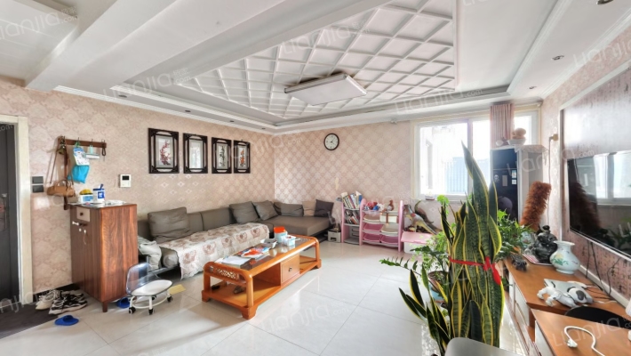 翔天万和城 南北通透三居 精装修自住 南北通透-客厅