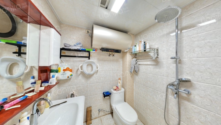 翔天万和城 南北通透三居 精装修自住 南北通透-卫生间