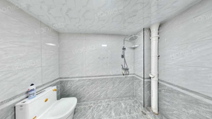 此房满二，集中供暖，好楼位，中间楼层，采光全天-卫生间