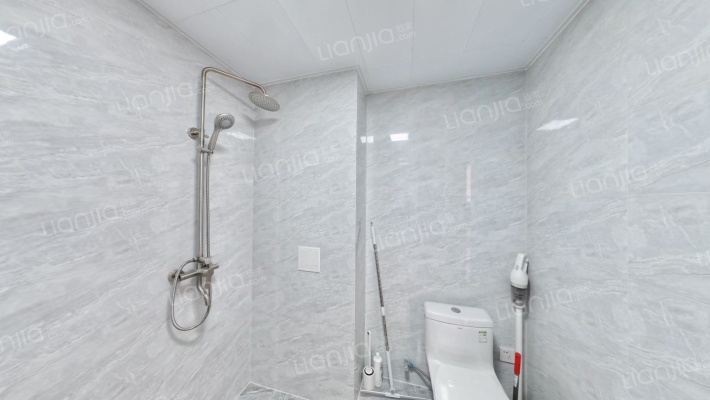 翡翠滨江 3室2厅 南 北-卫生间