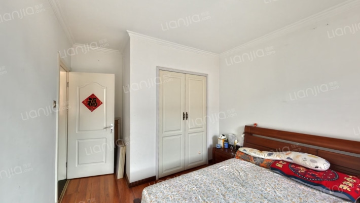 钻石广场 3室1厅 南 北-卧室C