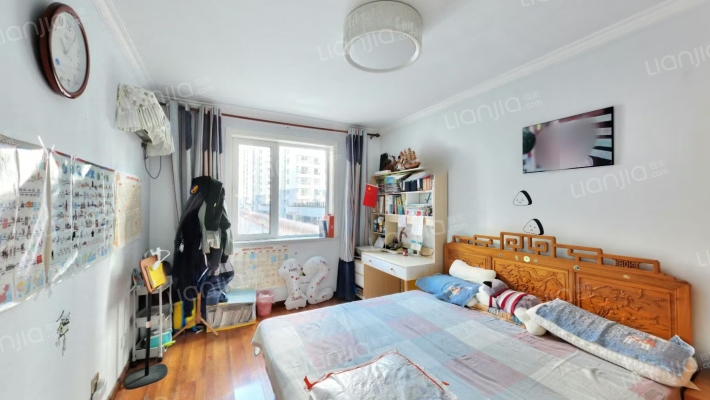 钻石广场 3室1厅 南 北-卧室B